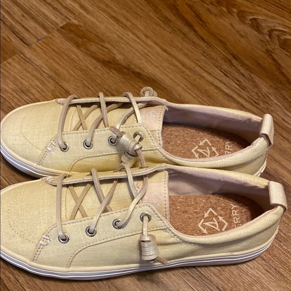 Sperry Yellow Shoes NWT 7.5 - Picture 3 of 3
